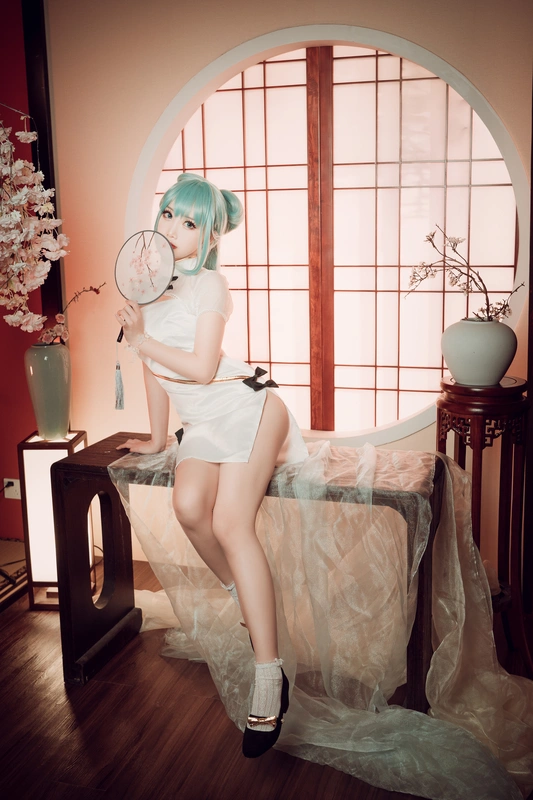 初音旗袍 - 面饼仙儿